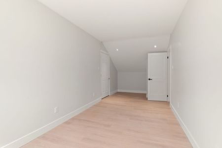 For Lease - 124 Colborne Street Unit# Upper Unit, Kawartha Lakes, Ontario - Photo 2