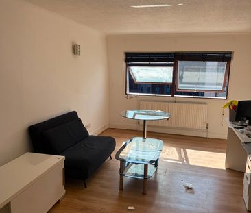 2 Bed Flat, Reading, RG1 - Photo 3