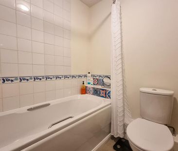 2 bedroom terraced house to rent - Photo 6