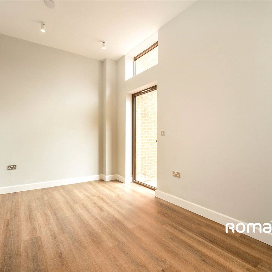 Broad Street, Wokingham, Berkshire, RG40 - Photo 1