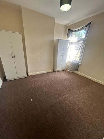Room in a Shared House, Beulah Road, CR7 - Photo 3