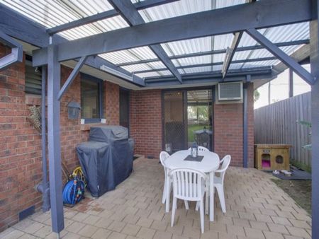 11 Dale Court, 3179, Scoresby Vic - Photo 2