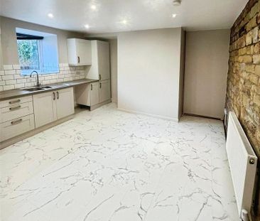 2 bedroom end of terrace house to rent - Photo 6