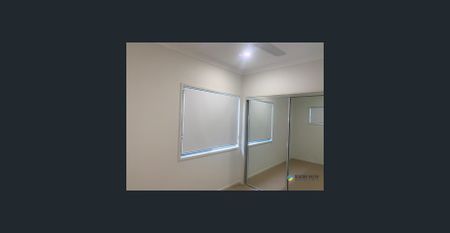 A charming 1-bedroom unit with a study, boasting easy living in a great location. - Photo 4