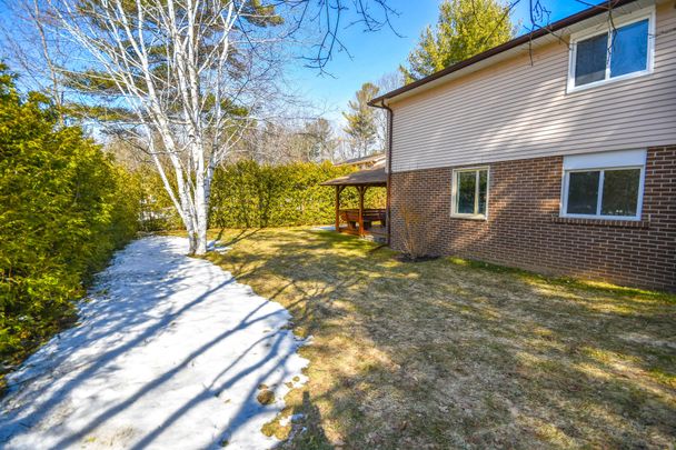 For Lease - 197 Browning Trail Unit# Upper Unit, Barrie, Ontario - Photo 1