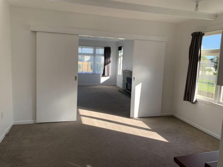 81 Alexandra Street, Marton - Photo 2