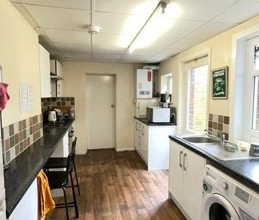 5 bedroom house of multiple occupation to rent - Photo 3