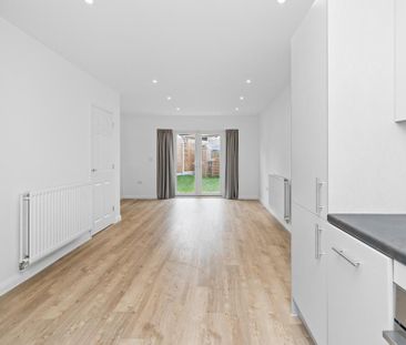 2 bedroom end of terrace house to rent - Photo 1