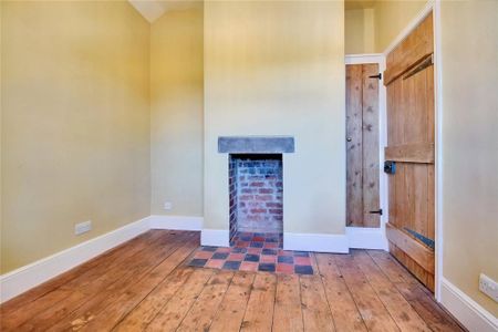 3 bedroom end of terrace house to rent - Photo 4