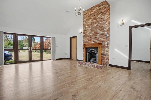 1 bedroom chalet to rent - Photo 1