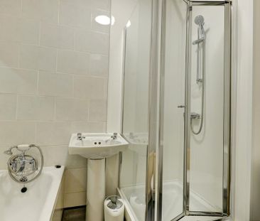 6 bedroom house to rent - Photo 3