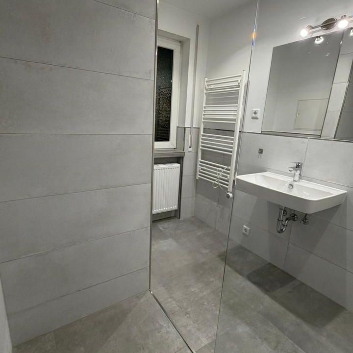 Stötteritz, sanierte 2 Zimmer Whg, 60,5 qm,Einbauküche,Südbalkon - Photo 1