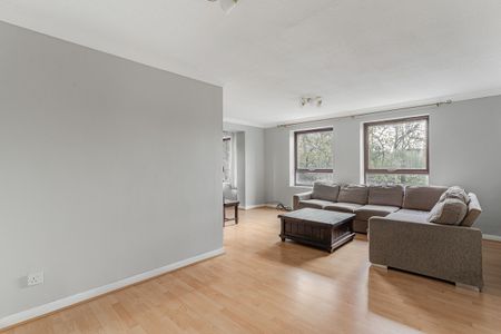 Smith Close, London, SE16 - Photo 2