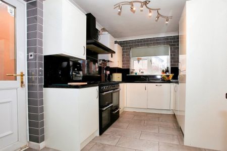 PETERBOROUGH - Photo 5