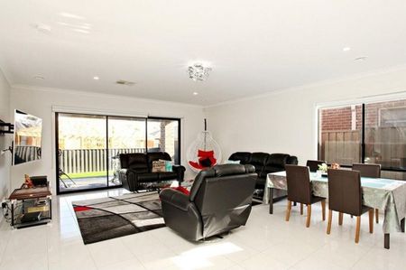 Family Home - Photo 2