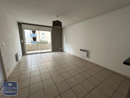 Location Appartement 3 pièces 67m² TARBES 65000 - Photo 3