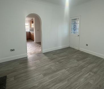 3 bedroom end of terrace house to rent - Photo 6