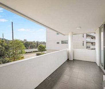 Modern 2 Bedroom Apartment in Turrella - Photo 6