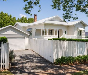 202 Perth Street, South Toowoomba QLD 4350 - House For Rent | Domain - Photo 2