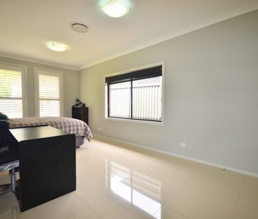 Spacious Family Home!! - Photo 6