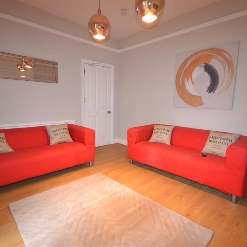 1 bedroom Flat To Let - Photo 1