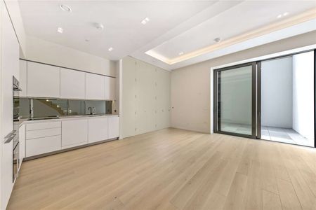 Immaculate two bedroom duplex apartment with a private terrace. - Photo 5