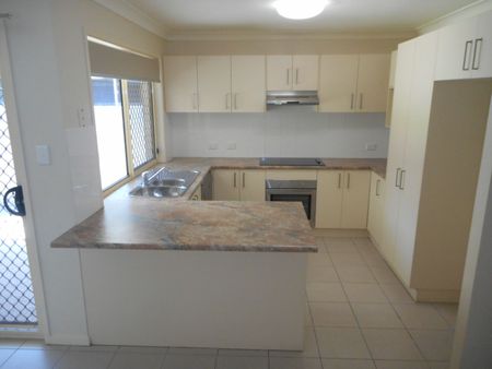 BEAUTIFUL HOME WITH HUGE ENTERTAINMENT AREA! - Photo 4