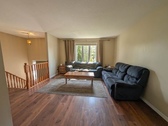**ALL INCLUSIVE** STUDENT ROOMS FOR RENT IN WELLAND!! - Photo 1