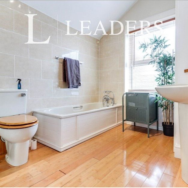 4 bedroom house to rent Park Road, Loughborough, LE11 - Photo 1