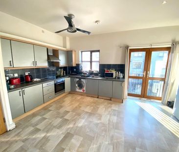 3 bedroom flat to rent - Photo 4