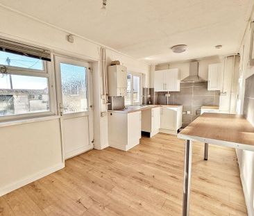 2 bedroom end of terrace house to rent - Photo 4