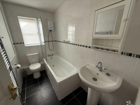 2 bedroom semi-detached house to rent - Photo 2