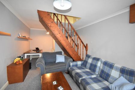 2 bedroom terraced house to rent - Photo 2