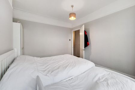 3 bedroom ground floor maisonette to rent - Photo 5