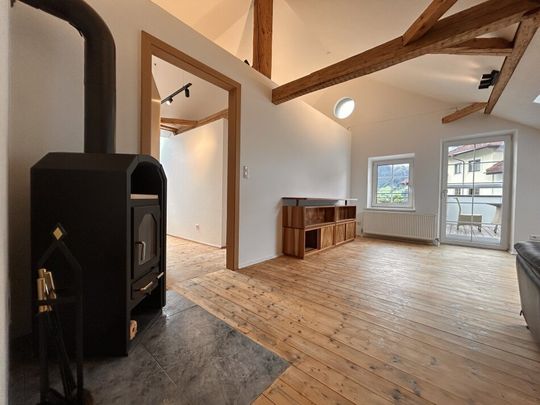 Renovierte Dachgeschosswohnung mit Altbauflair in Jenbach - Foto 1