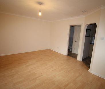 Cotswold Court, West Wycombe Road - Photo 5