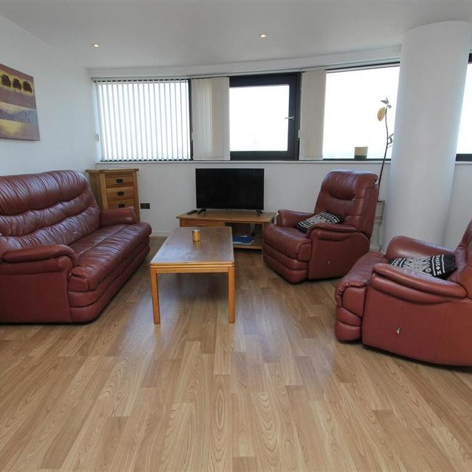 2 bedroom flat to rent - Photo 1