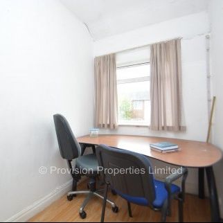 3 Bedroom Student Rentals Leeds - Photo 1