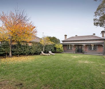 Timeless Charm Meets Modern Living in the Heart of Caulfield South - Photo 3