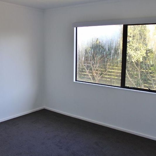 Privacy by the beach in Papamoa - Photo 1