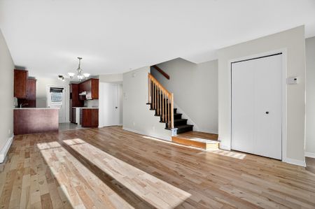 Maison à étages à Notre-Dame-des-Prairies - Photo 3