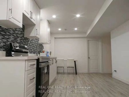 Property For Lease | N9266037 - Photo 2