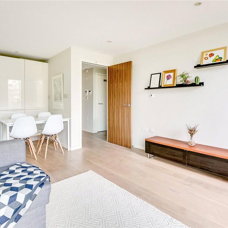 1 bedroom flat in Barnsbury - Photo 1