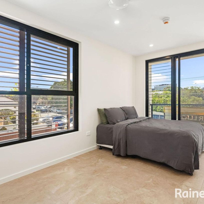 Comfortable Kingsford Living with Excellent Convenience - Photo 1