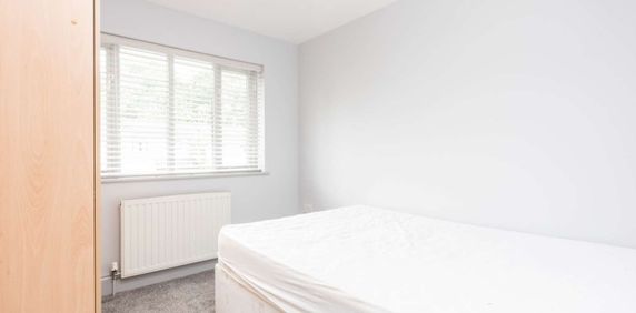 Alden Crescent, Headington, OX3 - Photo 2