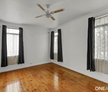Comfortable Three Bedroom Family Home - Photo 4