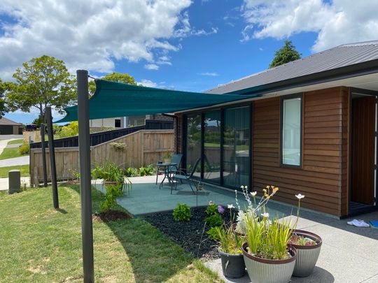 FULLY FURNISHED - 12 MONTH FIXED TERM - Photo 1