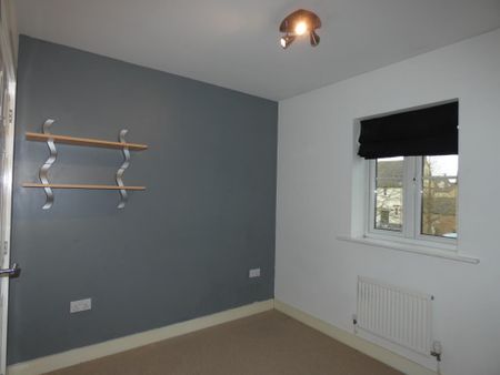 3 bedroom terraced house to rent - Photo 4