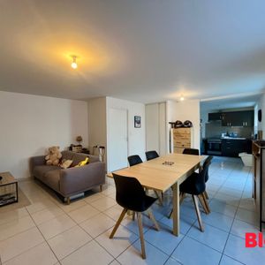 Location Appartement 3 pièces 77m² PLEUMELEUC 35137 - Photo 2