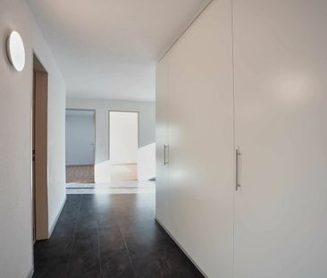 Helle und grosszügige 3.5-Zi. Wohnung im 1. OG - Photo 1